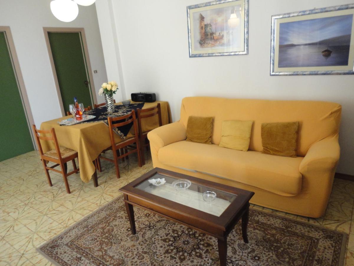 Vicino Al Mare Apartment *